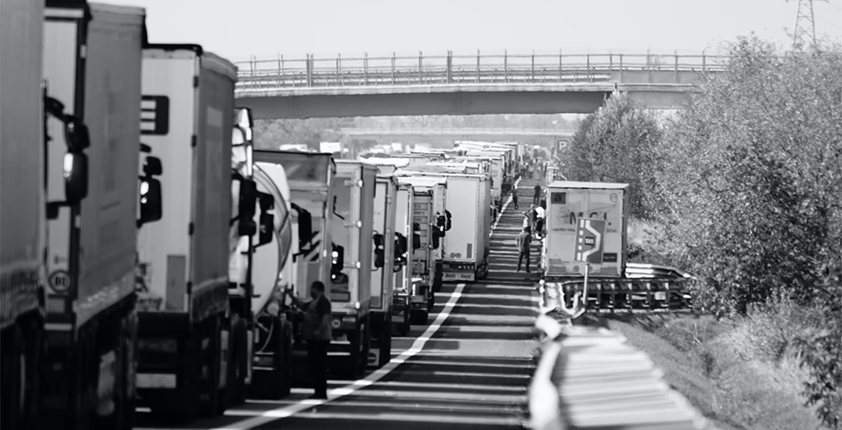 Праздник не приходит: на границе РФ и КНР застряло более тысячи фур