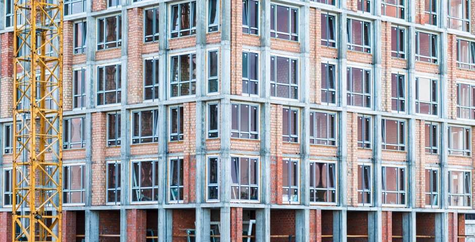 Иркутская область увеличила ввод жилья на четверть, в Омской ожидают рекордные показатели за 17 лет