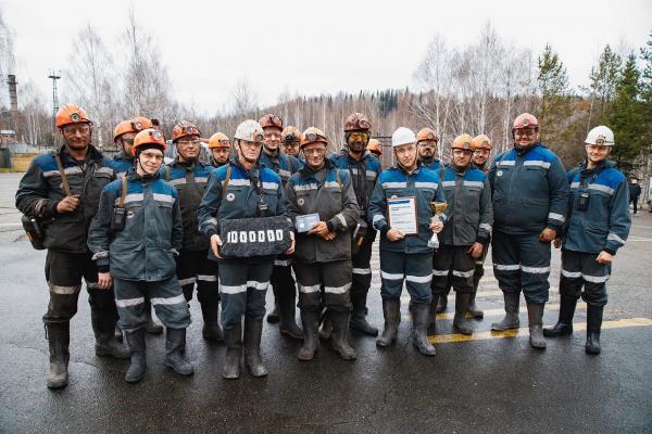 В Кузбассе углекопы Есаульской шахты с января добыли 1 млн тонн угл