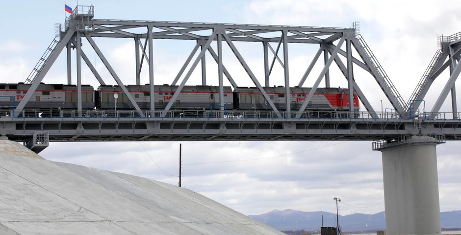 По мосту Нижнеленинское-Тунцзян в ЕАО перевезли первый миллион тонн грузов
