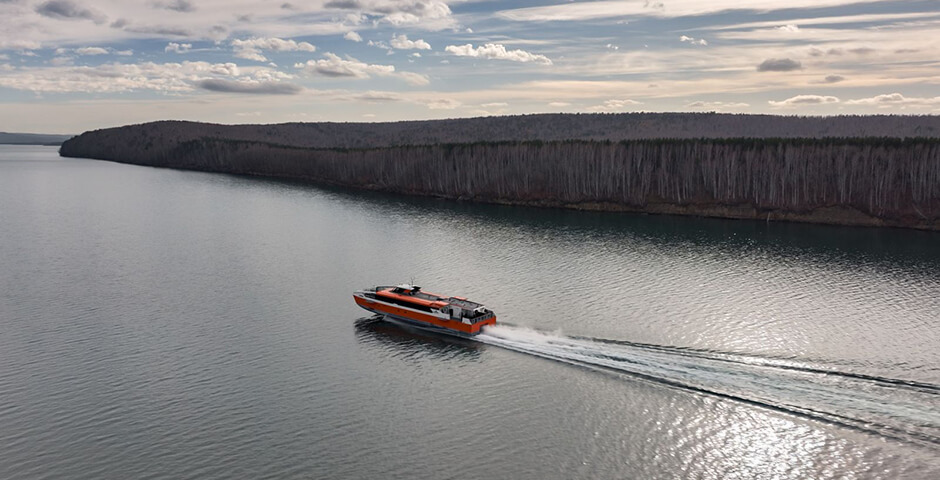 В Иркутской области введен в эксплуатацию новый скоростной катамаран для рейсов по Байкалу