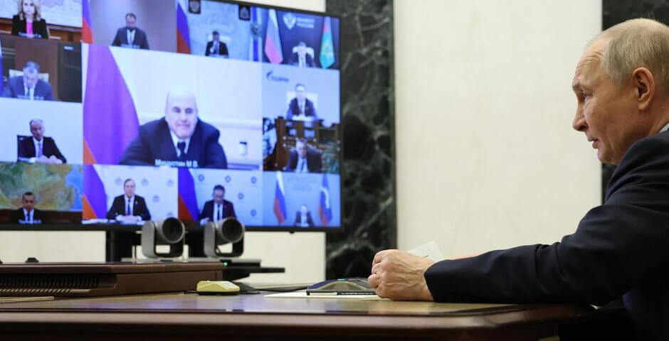 На совещании у президента РФ Юрий Трутнев доложил о развитии Арктики