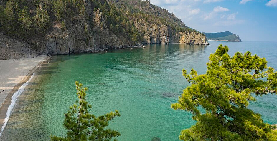 Из акватории Байкала демонтировали водоводы незавершенного завода по розливу воды