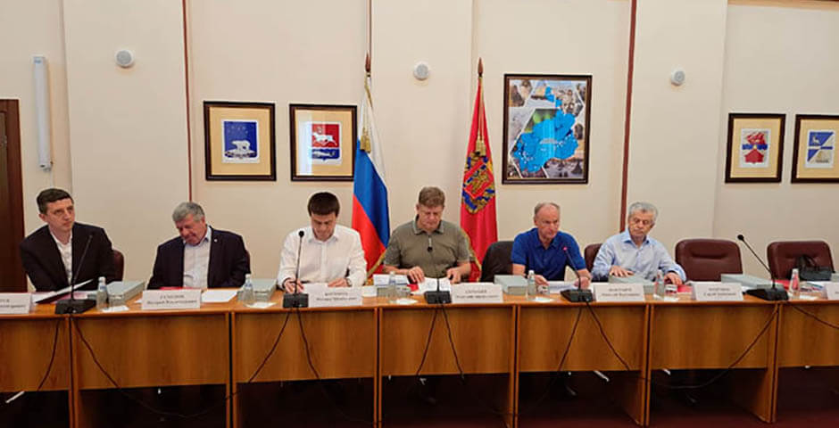 В Сибири разработают план по развитию водного транспорта и портов для интеграции с Трансарктическим коридором