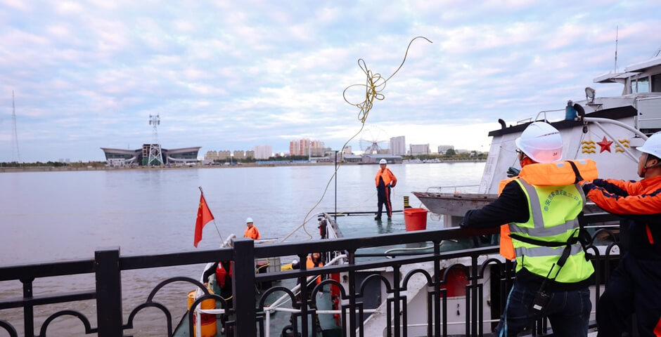 Первый трос трансграничной канатной дороги натянут между Благовещенском и Хэйхэ