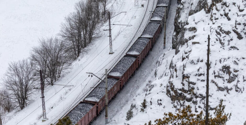 Кузбасс в январе снизил добычу угля на 7%, экспорт — на 15,5%