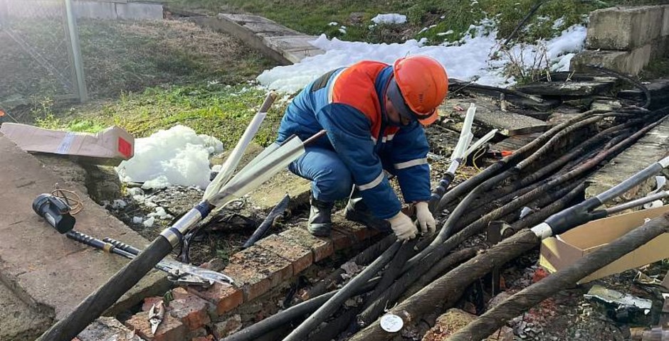 Из-за пожара на трансформаторной подстанции во Владивостоке без света остаются 18 тысяч человек