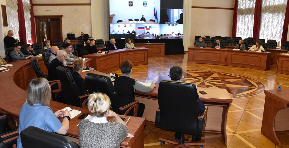 Предприятия ЕАО испытывают дефицит швей, плотников и токарей