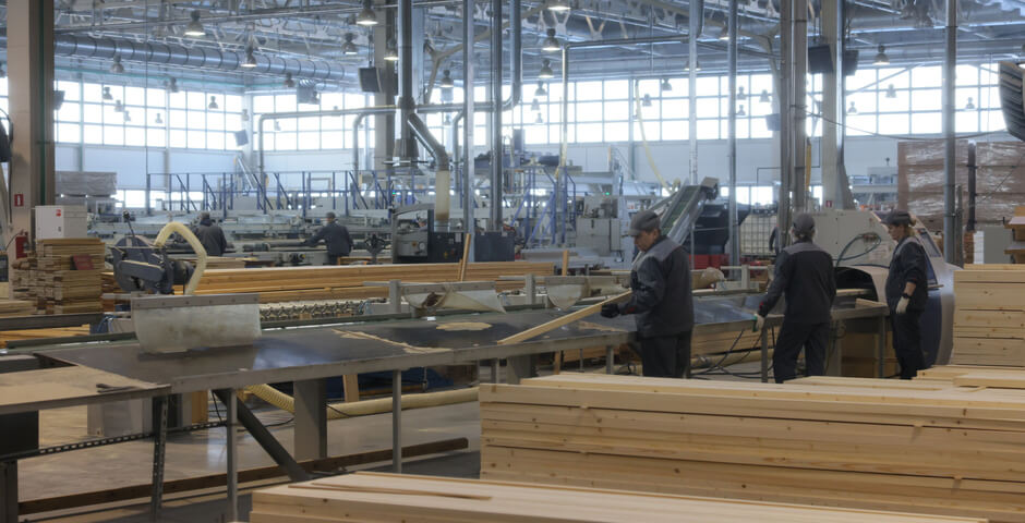 В Красноярске проверили ход запуска мебельной мануфактуры на базе комбината «Мекран»