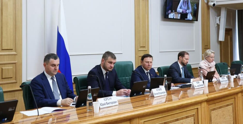 В Совете Федерации обсудили, как нефтегазохимия может стать двигателем роста экономики Дальнего Востока