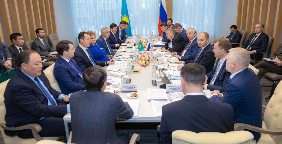 Россия и Казахстан обсуждают увеличение железнодорожных перевозок и развитие транспортных коридоров