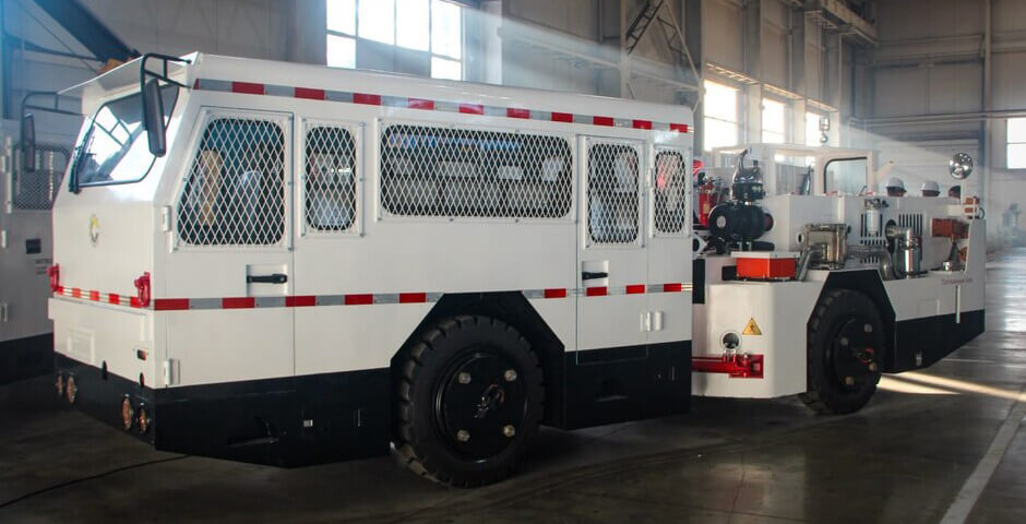 Шахта имени Ялевского получила новые пневмоколесные машины для подземных перевозок