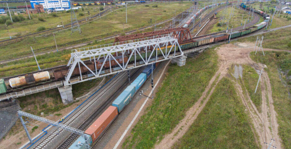 Перевозки контейнеров по Красноярской железной дороге выросли почти на 10% с начала года