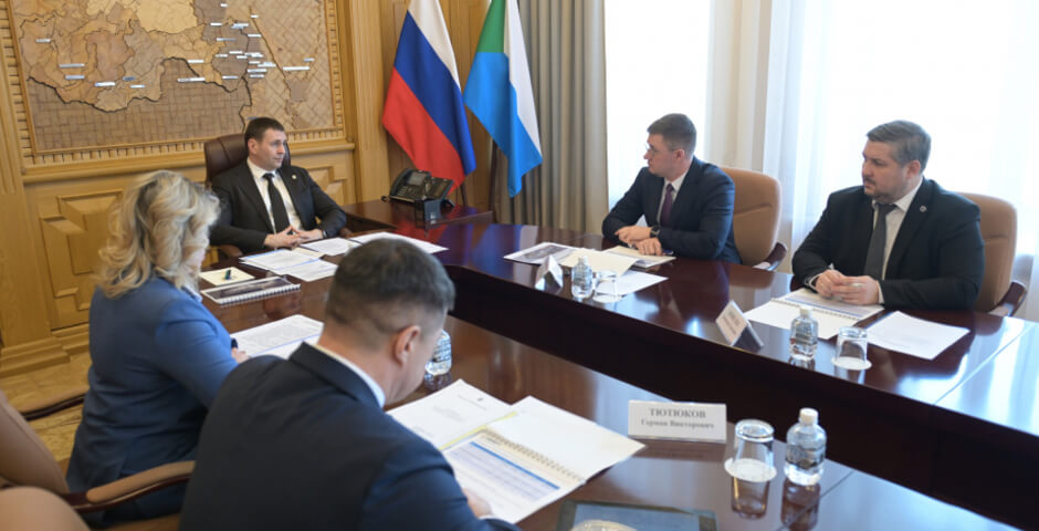 Дмитрий Демешин обсудил с руководством «Транснефть — Дальний Восток» социальные проекты и итоги работы