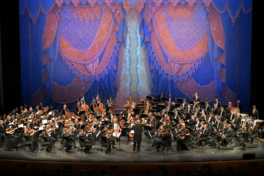 The Mariinsky orchestra & V.Gergiev by Valentin Baranovsky © State Academic Mariinsky Theatre (1).jpeg