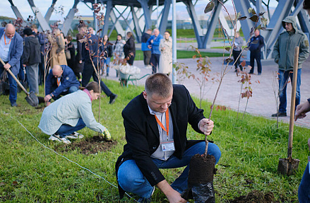 На территории аэровокзала «Южно-Сахалинск» обустроили вишнёвый сад