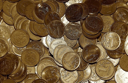 Банк России снизил ключевую ставку до 15%